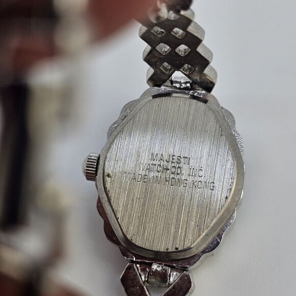 VTG Majestron Watch‎ Women 18mm Marcasite MOP Oval Dial 7\